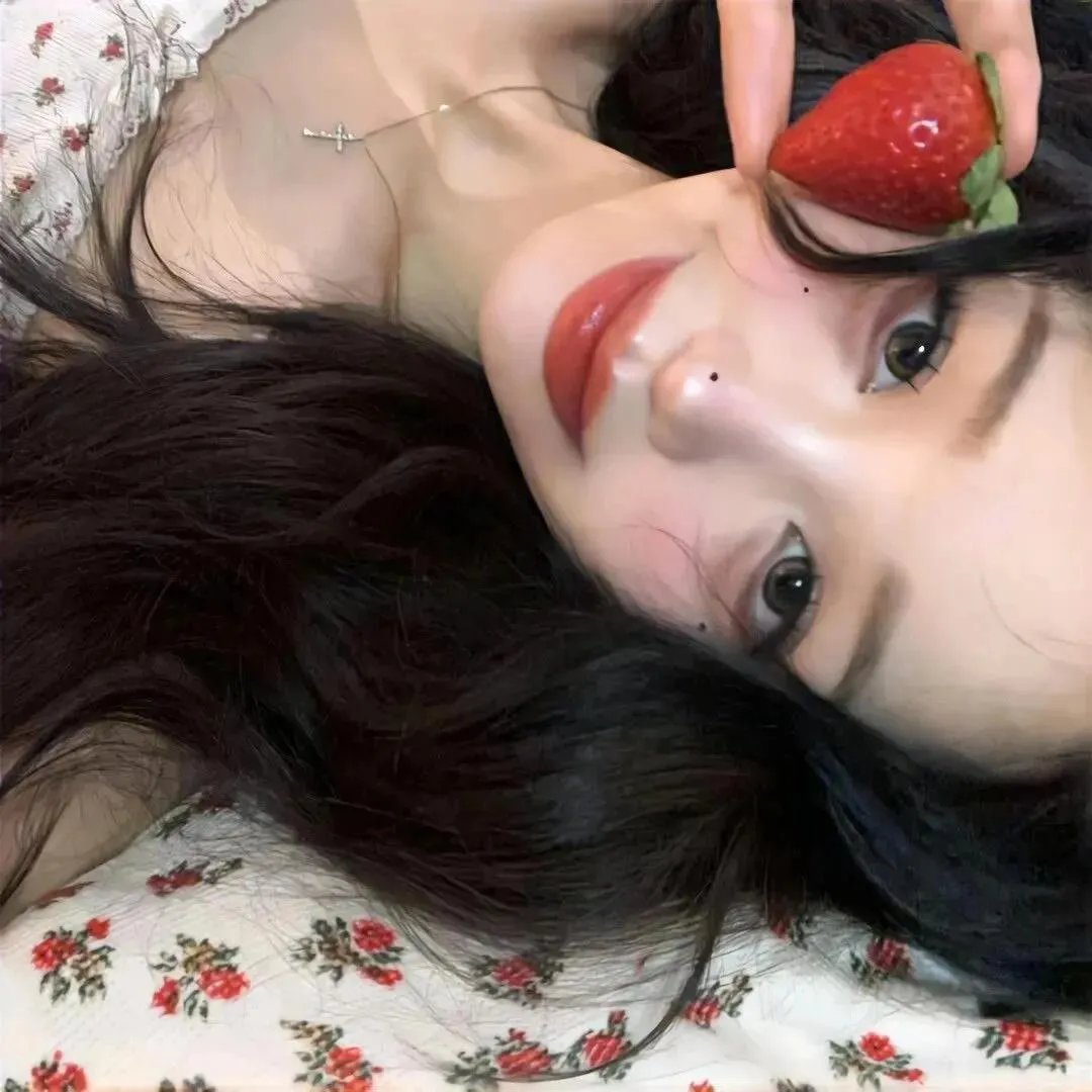 金牌客服董董恩
